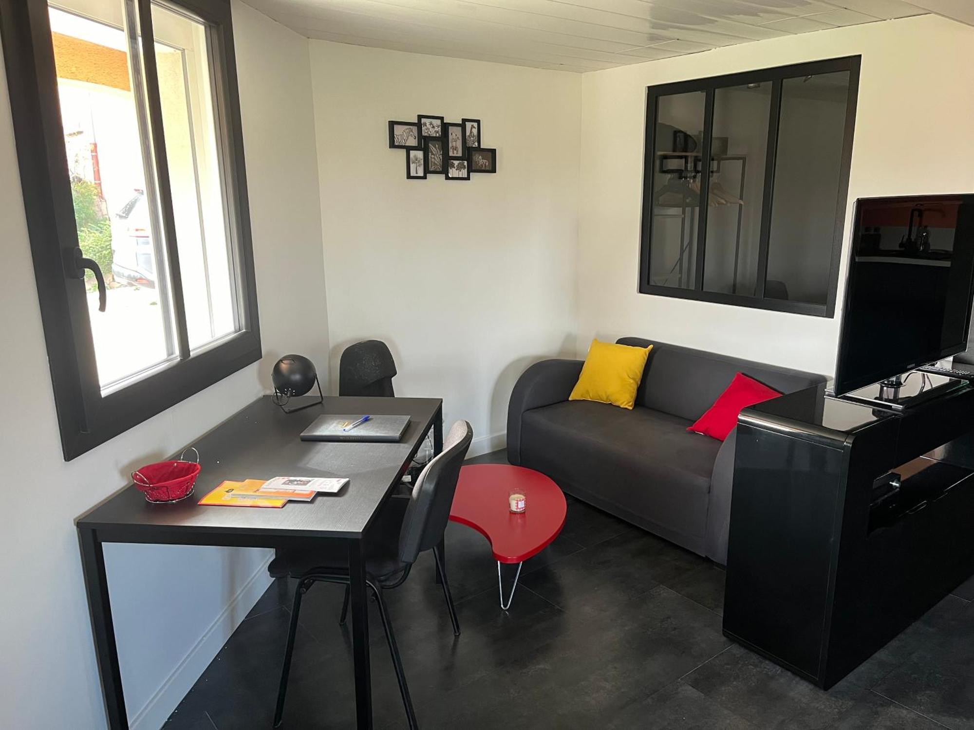 Apartament Comme Dans Un Ecrin - T2 De 50 M² Avec Jardin, Terrasse Et Piscine Vernaison Zewnętrze zdjęcie